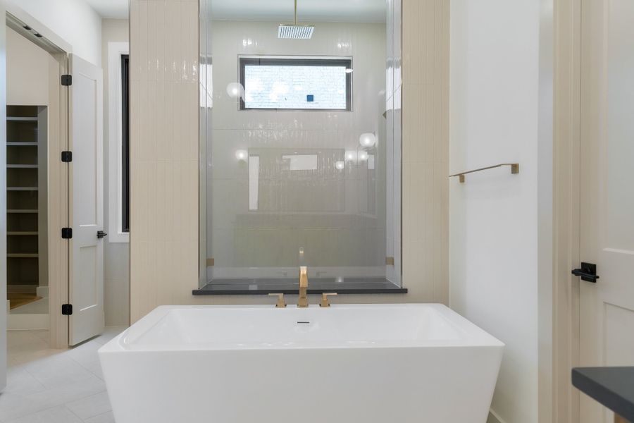 Furnished interior view inside a new home in Montclair, Prosper (Image 18).