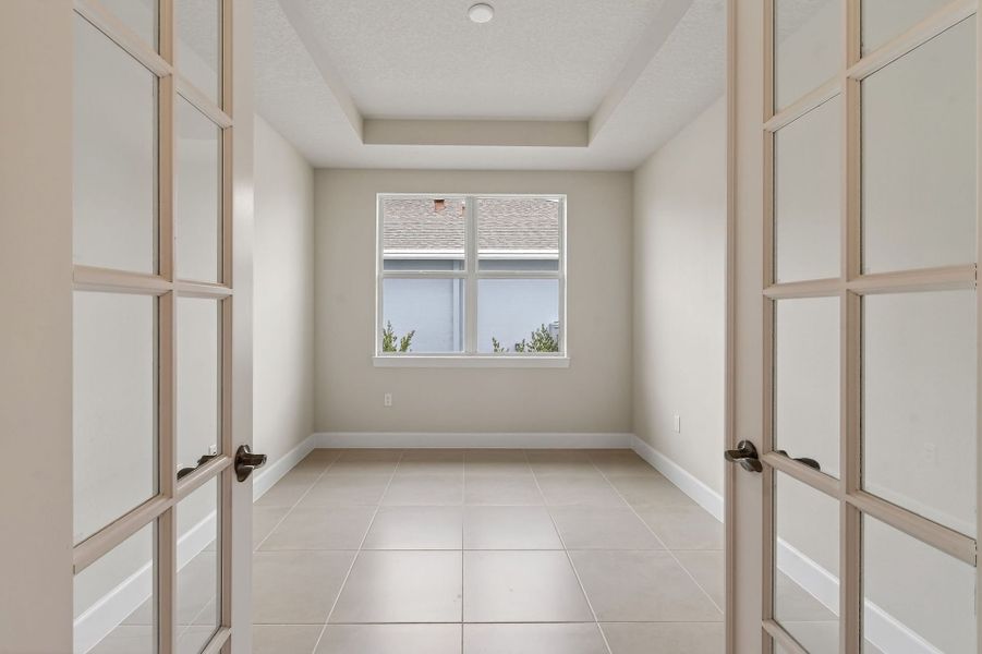 Spacious, unfurnished interior of a new home in Del Webb Tradition, Port St. Lucie (Image 22).