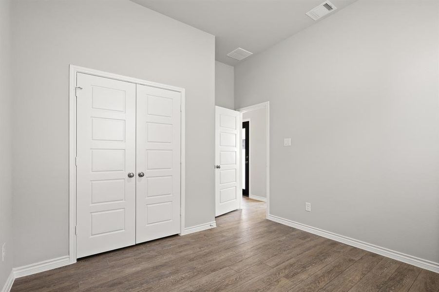 Spacious, unfurnished interior of a new home in Rocky Creek Crossing, Fort Worth (Image 19). Spacious, unfurnished interior of a new home in Rocky Creek Crossing, Fort Worth (Image 19).