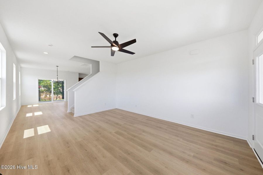 Spacious, unfurnished interior of a new home in Sandy Springs, Aberdeen (Image 12).