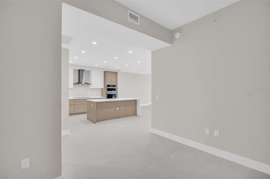 Spacious, unfurnished interior of a new home in , St. Petersburg (Image 21).