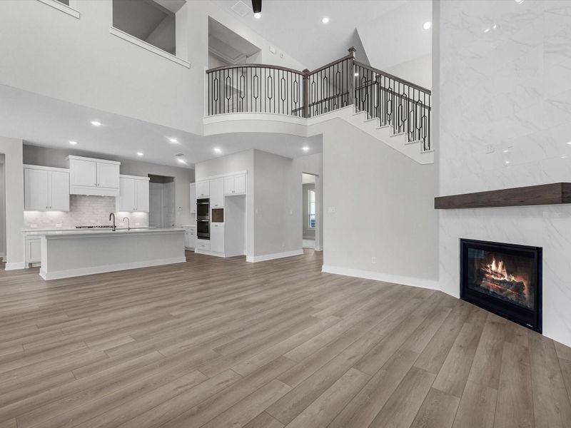 Spacious, unfurnished interior of a new home in Cross Creek Ranch 65′, Fulshear (Image 24).