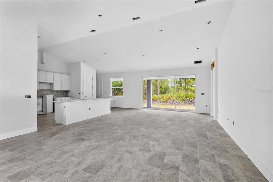 Spacious, unfurnished interior of a new home in , Port Charlotte (Image 11).