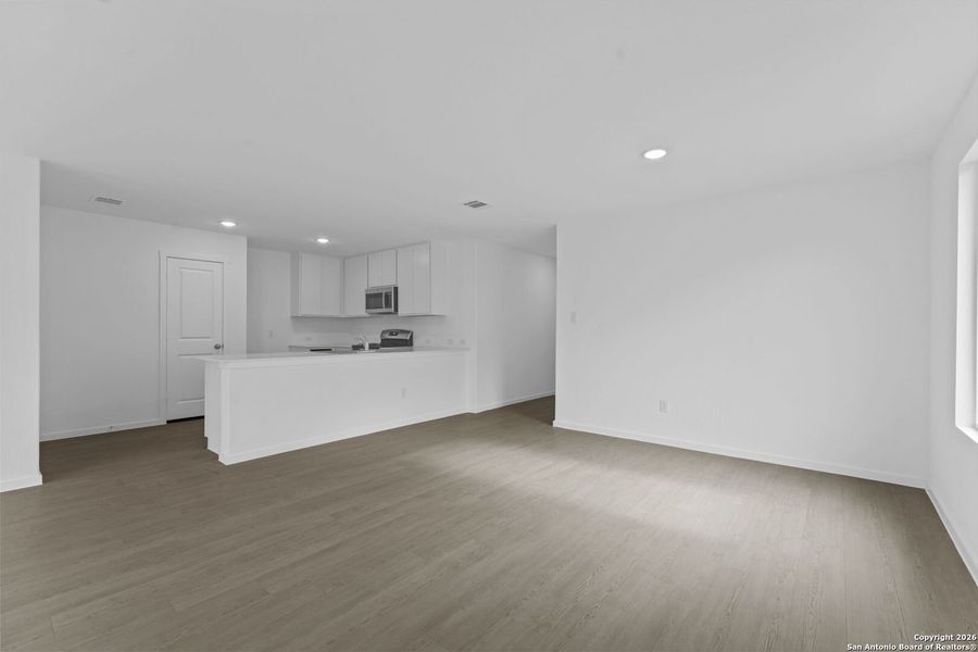 Spacious, unfurnished interior of a new home in Voss Farms: Watermill Collection, New Braunfels (Image 16).