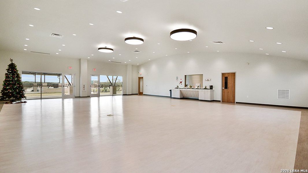 Spacious, unfurnished interior of a new home in Langdon, San Antonio (Image 21). Spacious, unfurnished interior of a new home in Langdon, San Antonio (Image 21).