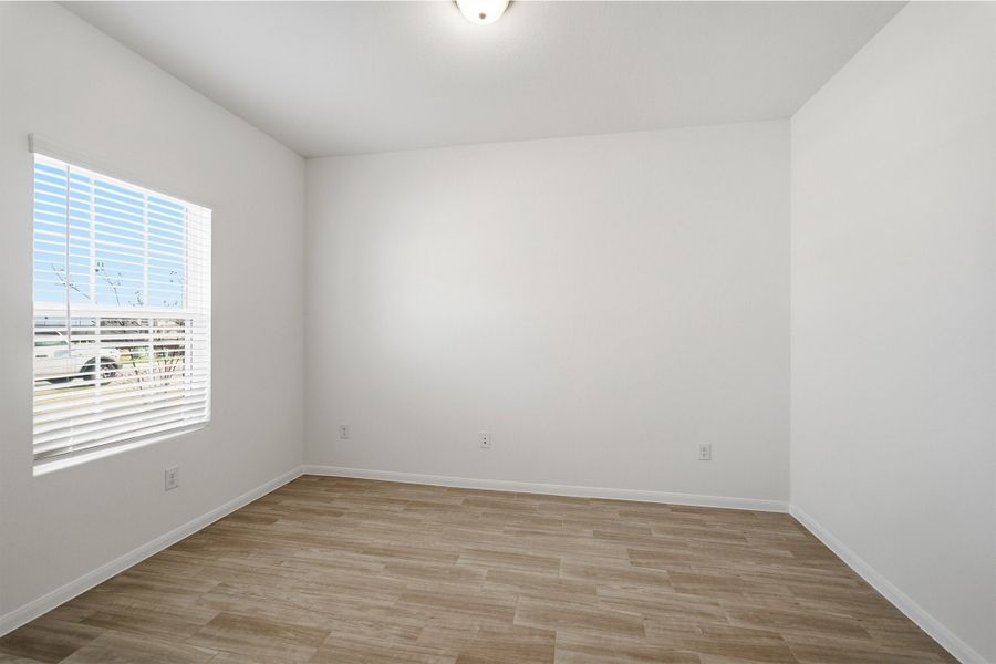 Spacious, unfurnished interior of a new home in Briarwood, Elgin (Image 22).