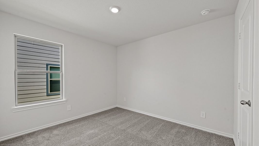 Spacious, unfurnished interior of a new home in Blaire Lake, Tyler (Image 22).