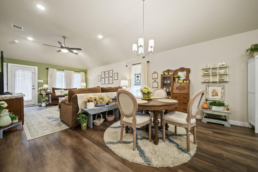 Image 13 of a home in Mustang Crossing.