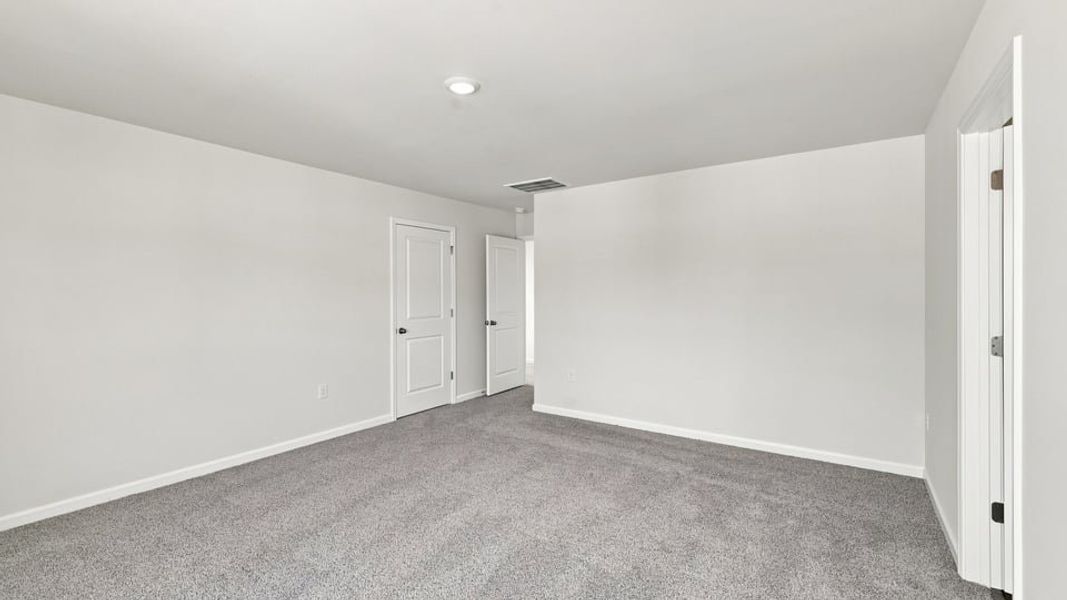Spacious, unfurnished interior of a new home in Tyger Pines, Moore (Image 31).