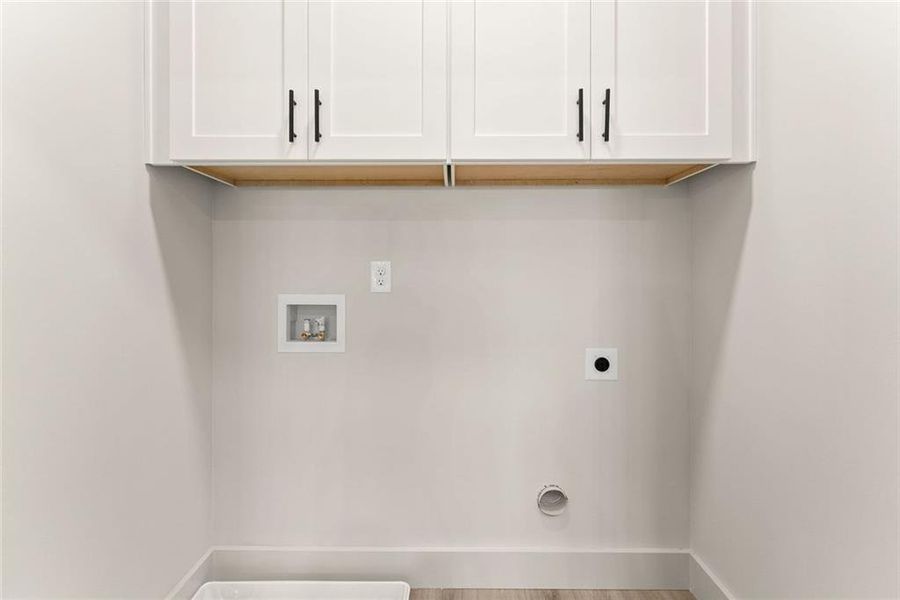 Spacious, unfurnished interior of a new home in , Gainesville (Image 36).