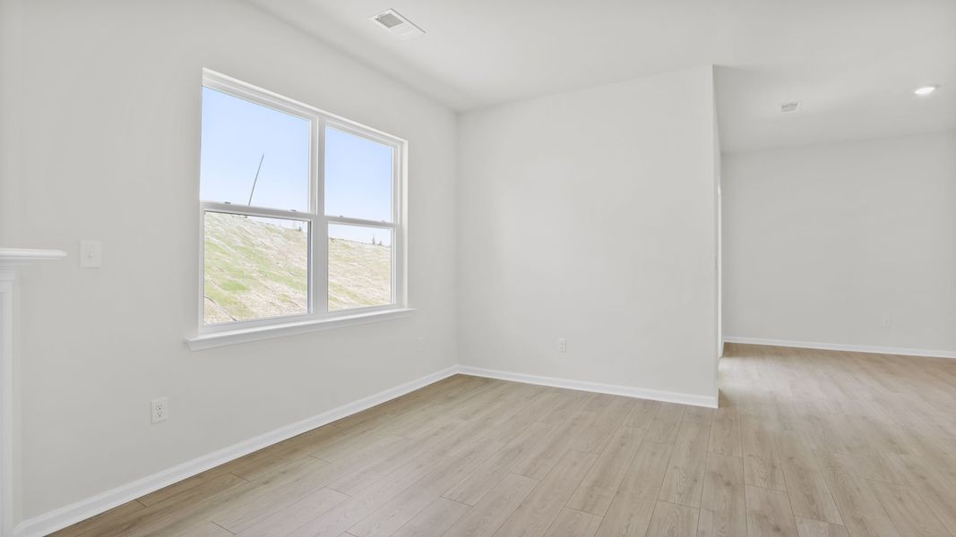 Spacious, unfurnished interior of a new home in Spring Ridge, Anderson (Image 29).