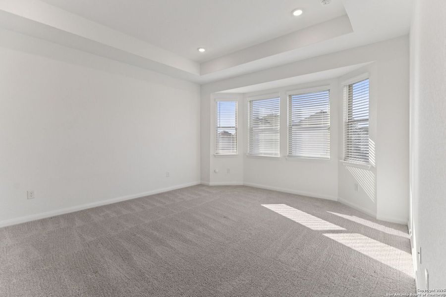 Spacious, unfurnished interior of a new home in Rhine Valley, Schertz (Image 20).