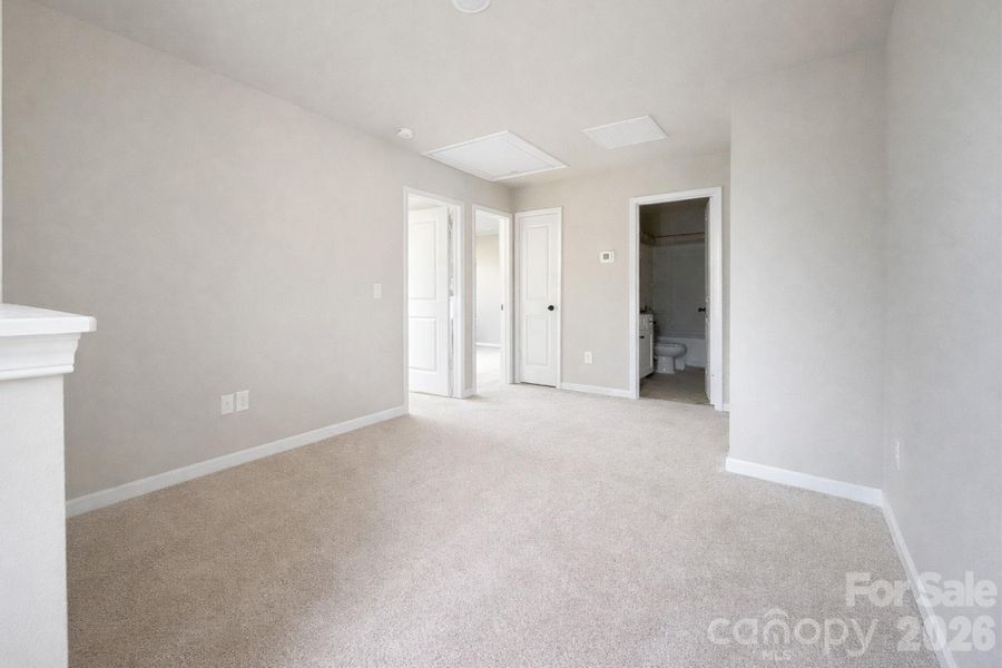 Spacious, unfurnished interior of a new home in , Charlotte (Image 18).