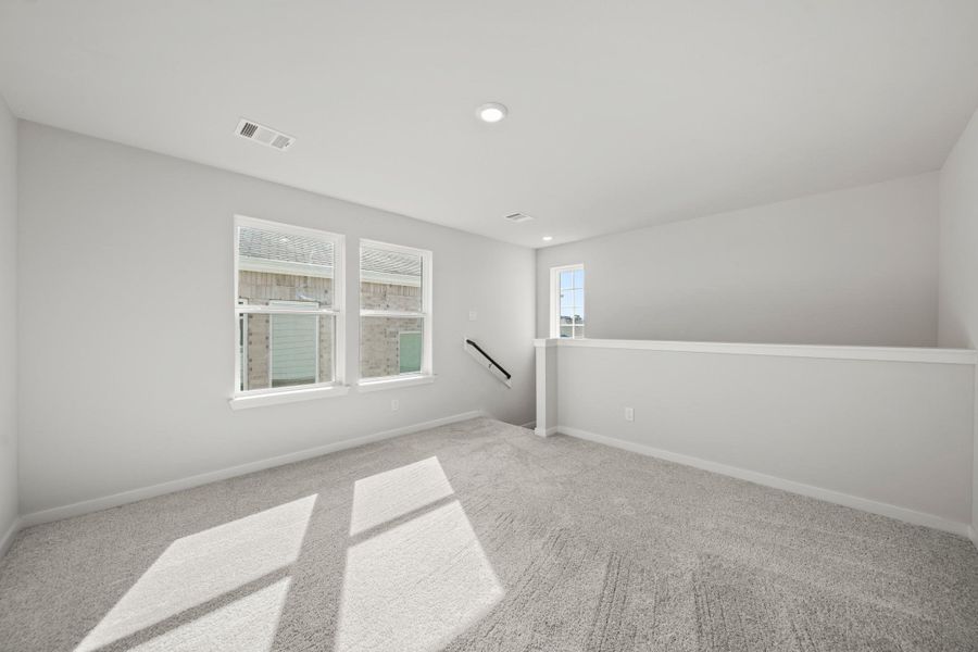 Spacious, unfurnished interior of a new home in Riverwood Ranch, Angleton (Image 14).