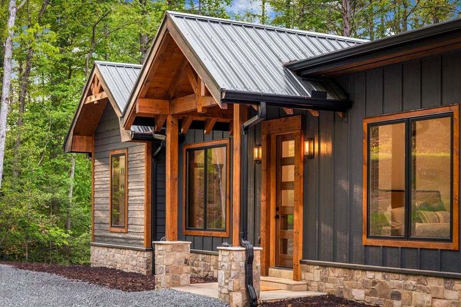 Exterior details and patio area of a home in , Blue Ridge (Image 31).