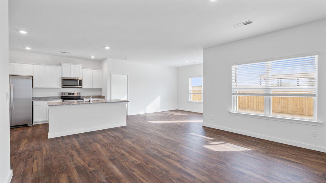 Spacious, unfurnished interior of a new home in Hillcrest Landing, McDonald (Image 19).