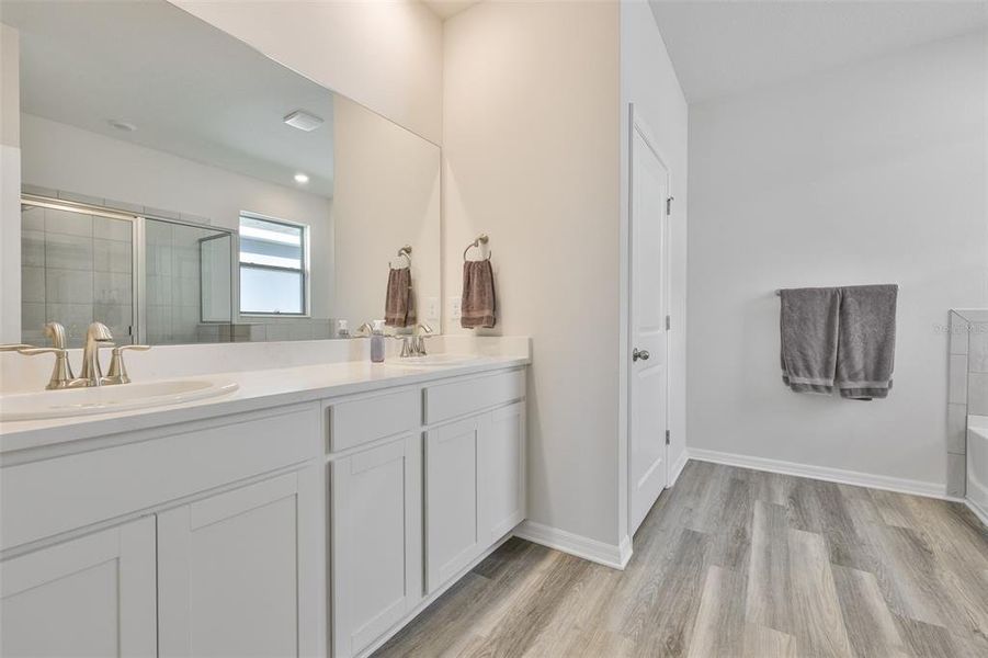 Furnished interior view inside a new home in Silverstone North, Palmetto (Image 14).