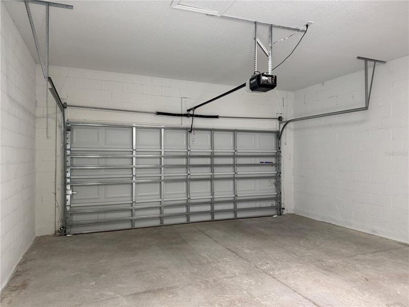 Spacious, unfurnished interior of a new home in Hamlin Ridge, Winter Garden (Image 26).