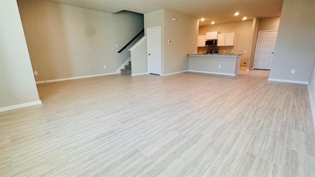 Spacious, unfurnished interior of a new home in Orchard Village, Fort Worth (Image 22).