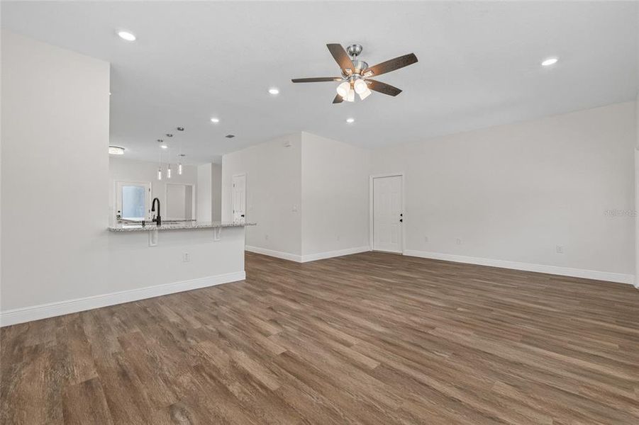 Spacious, unfurnished interior of a new home in , Tampa (Image 17).