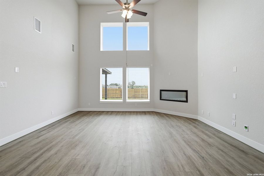 Spacious, unfurnished interior of a new home in Hickory Ridge, Elmendorf (Image 31).