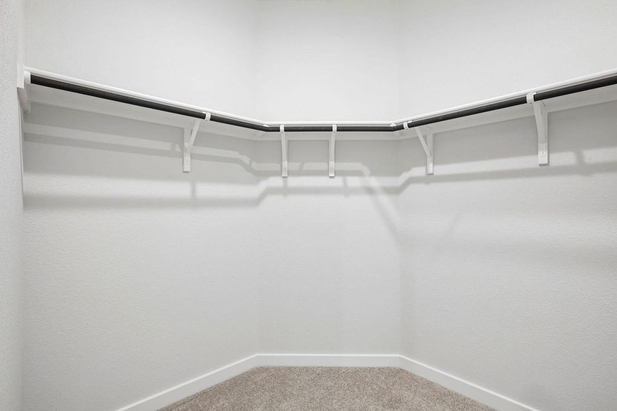 Spacious, unfurnished interior of a new home in Stallion Run, Buda (Image 15).