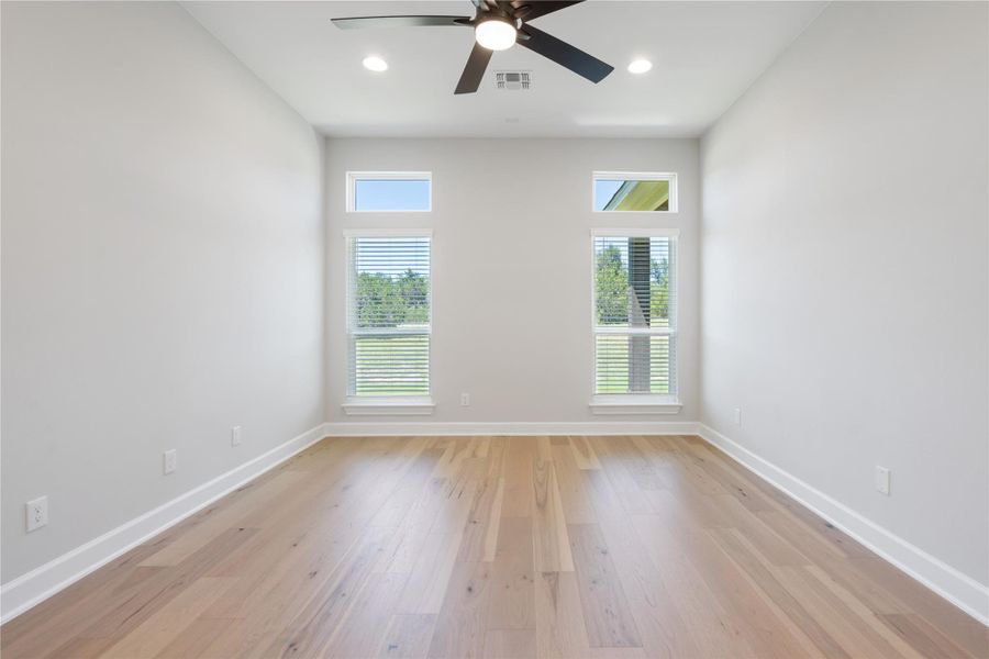 Spacious, unfurnished interior of a new home in , Dripping Springs (Image 15).