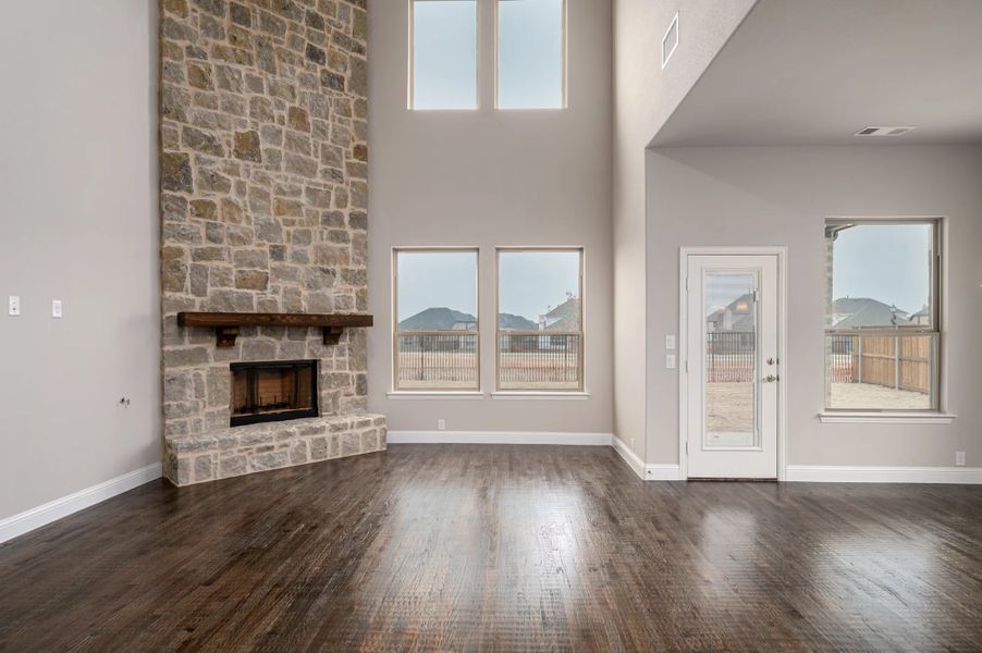 Representative unfurnished interior of a home built from the Basalt by Stonehollow Homes in Heritage Grove, Blue Ridge (Image 31).