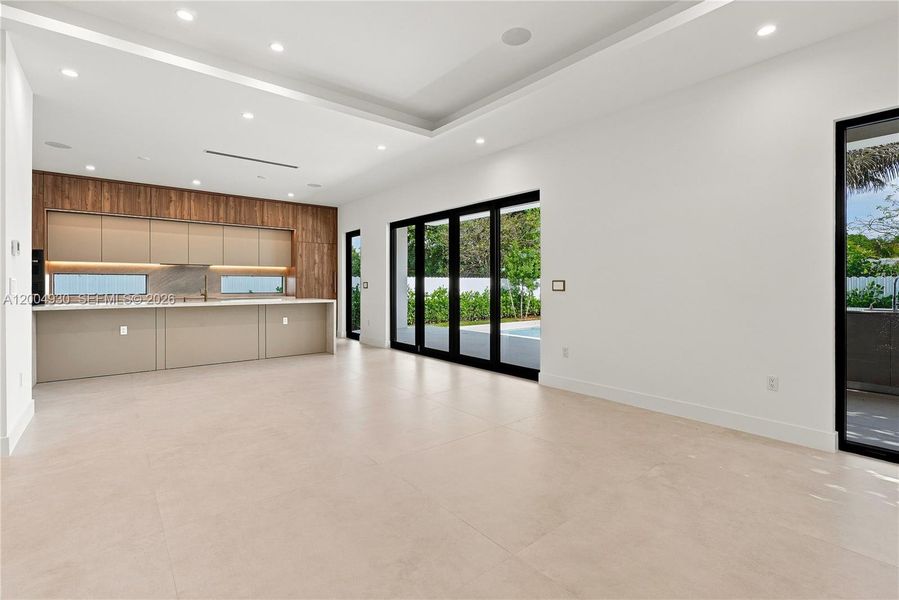 Spacious, unfurnished interior of a new home in , Miami (Image 47).