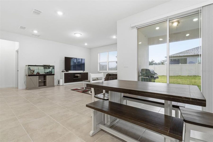 Furnished interior view inside a new home in Evergreen, Thonotosassa (Image 12).