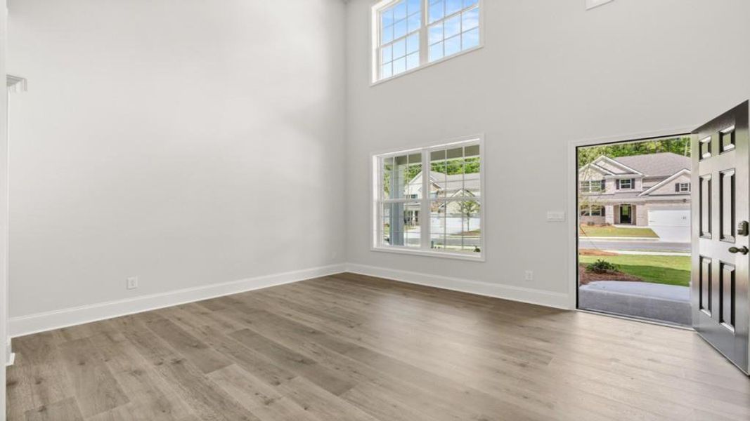 Spacious, unfurnished interior of a new home in Haven Abbey, Cumming (Image 10).