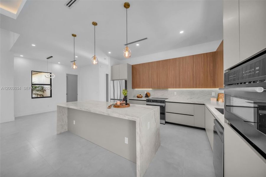 Furnished interior view inside a new home in , Cape Coral (Image 19).