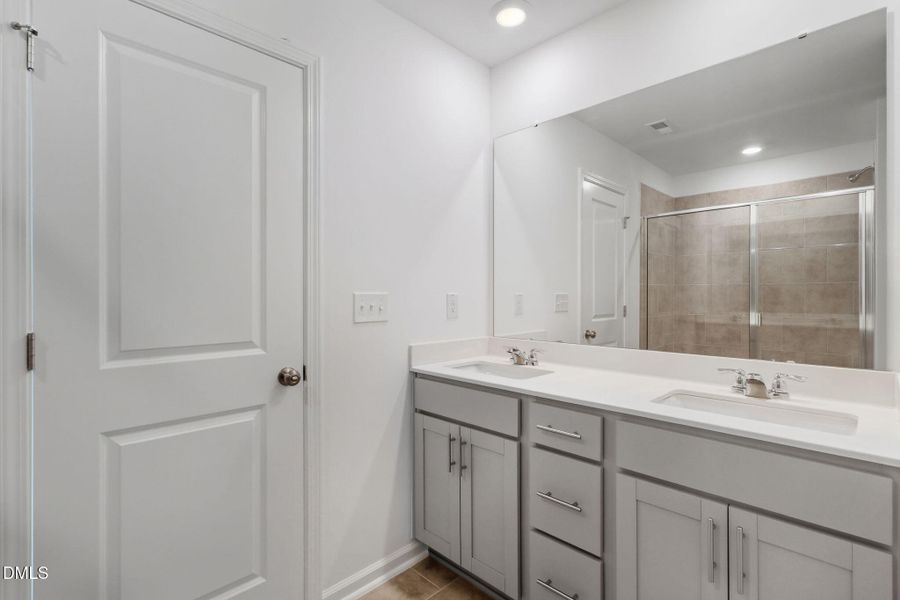 SUN_ElmGrove_Pic_Wyatt_QMI_31_Owners_Bat