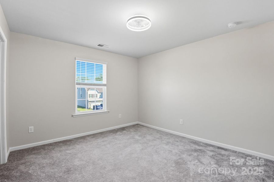 Spacious, unfurnished interior of a new home in Walnut Creek: Enclave, Lancaster (Image 28).