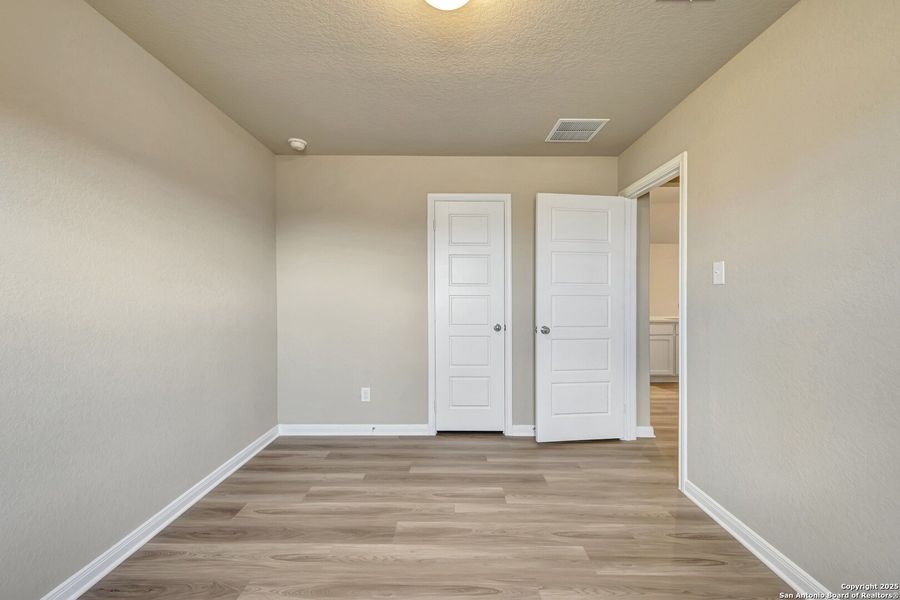 Spacious, unfurnished interior of a new home in Park Place, New Braunfels (Image 62).