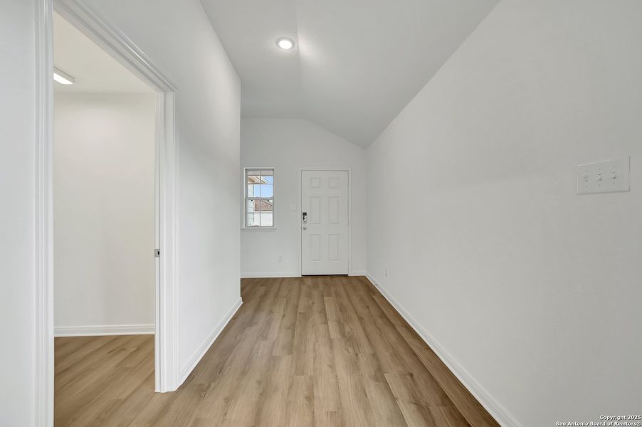 Spacious, unfurnished interior of a new home in Park Place, New Braunfels (Image 23).