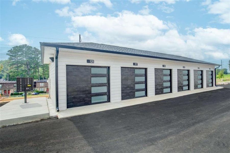 Exterior details and patio area of a home in , Rome (Image 3).