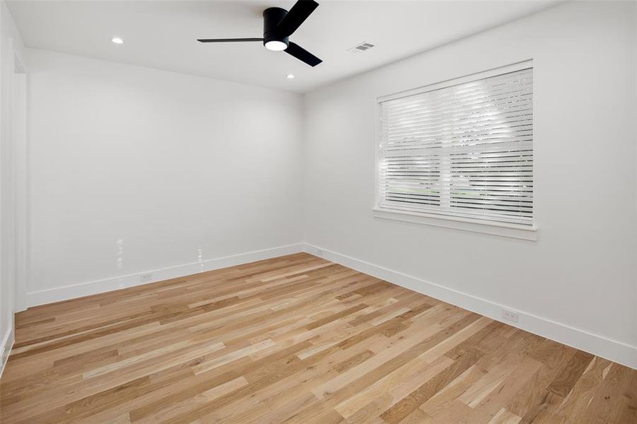 Spacious, unfurnished interior of a new home in , Dallas (Image 24).