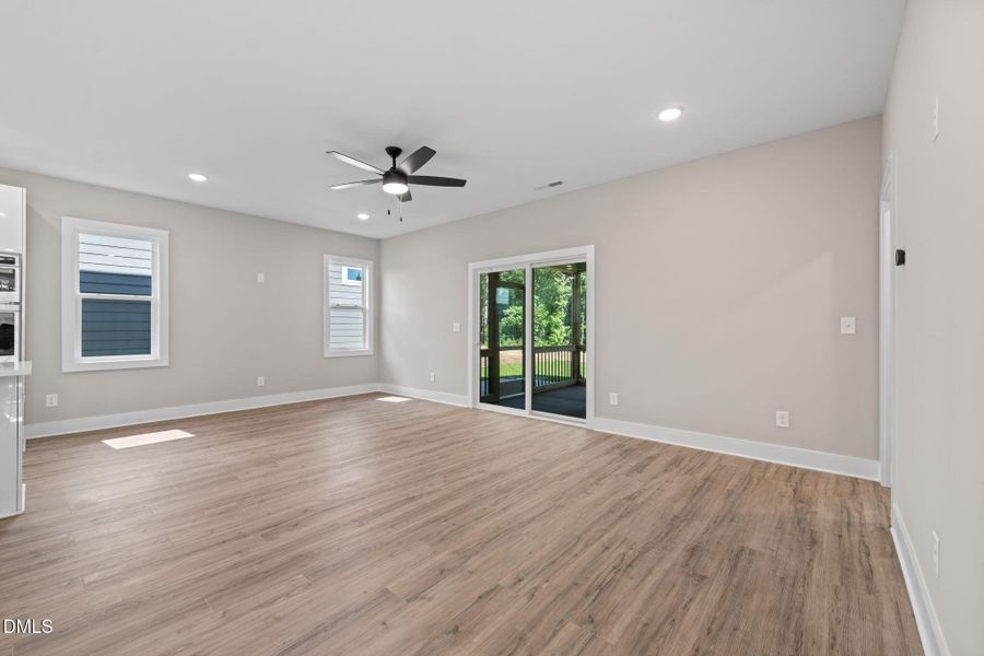 215 summer breeze family room 4