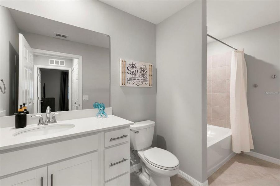 Furnished interior view inside a new home in , Punta Gorda (Image 10).