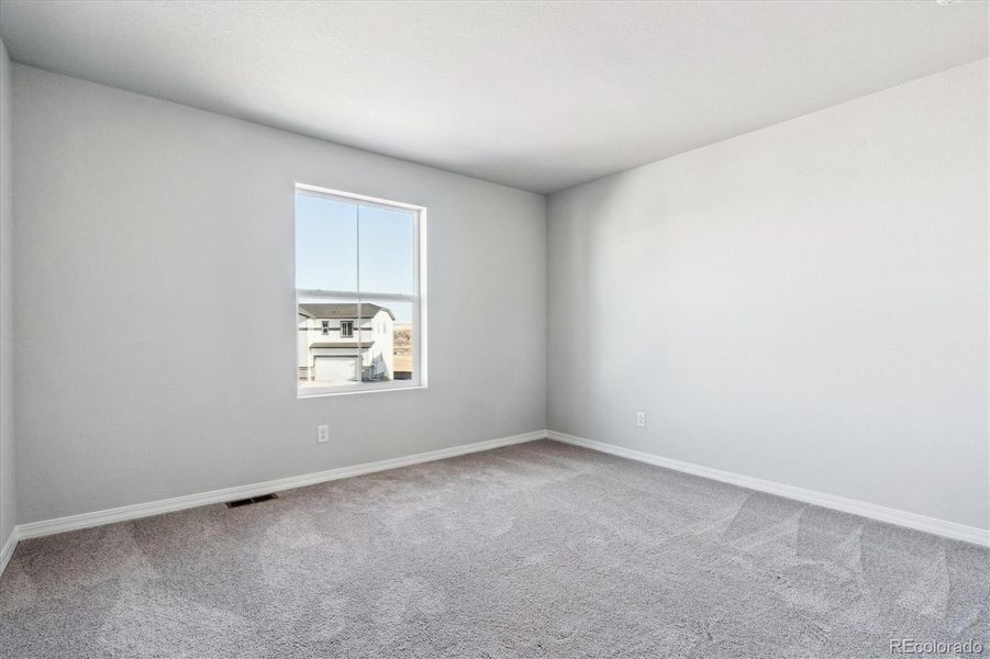 Spacious, unfurnished interior of a new home in Bradley Heights, Colorado Springs (Image 21).