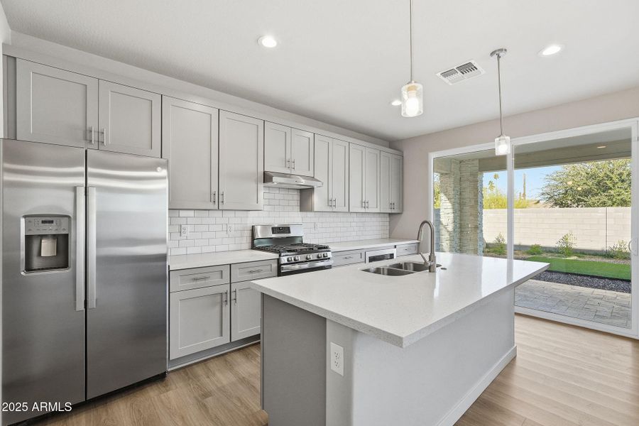 6568 N 15TH DR, Phoenix, AZ 85015