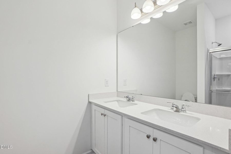 18-web-or-mls-Galloway Dr-018