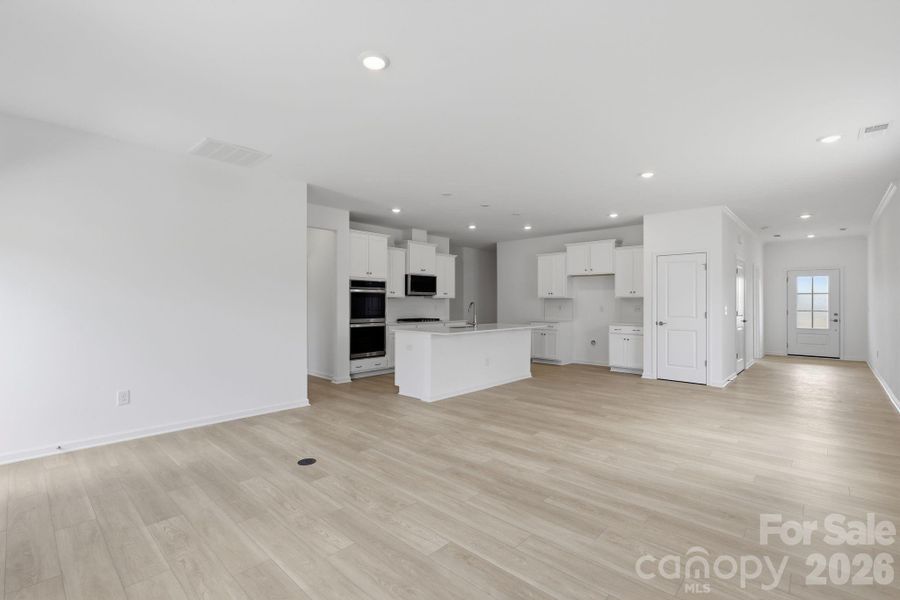 Spacious, unfurnished interior of a new home in Roselyn, Lancaster (Image 15).