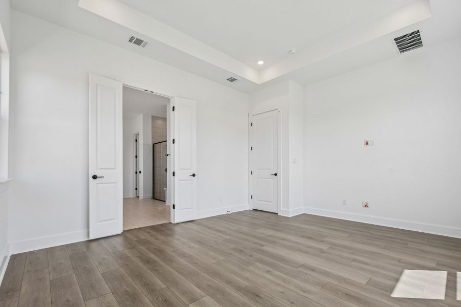 Spacious, unfurnished interior of a new home in Santa Rita Ranch, Liberty Hill (Image 25). Spacious, unfurnished interior of a new home in Santa Rita Ranch, Liberty Hill (Image 25).