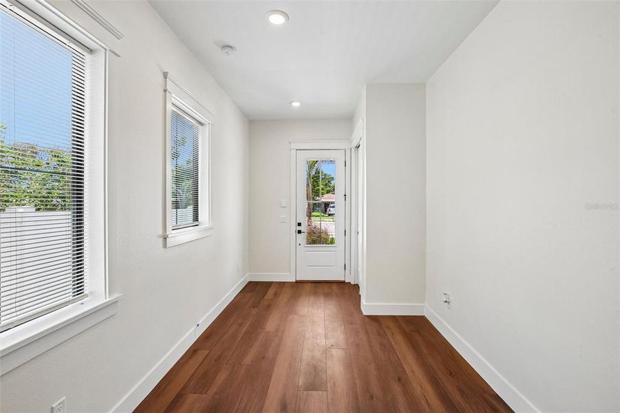 Spacious, unfurnished interior of a new home in , St. Petersburg (Image 45). Spacious, unfurnished interior of a new home in , St. Petersburg (Image 45).