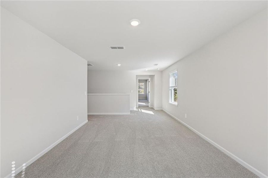 Spacious, unfurnished interior of a new home in The Oaks at Dawson, Dawsonville (Image 30). Spacious, unfurnished interior of a new home in The Oaks at Dawson, Dawsonville (Image 30).