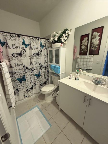 Furnished interior view inside a new home in , Homestead (Image 14).