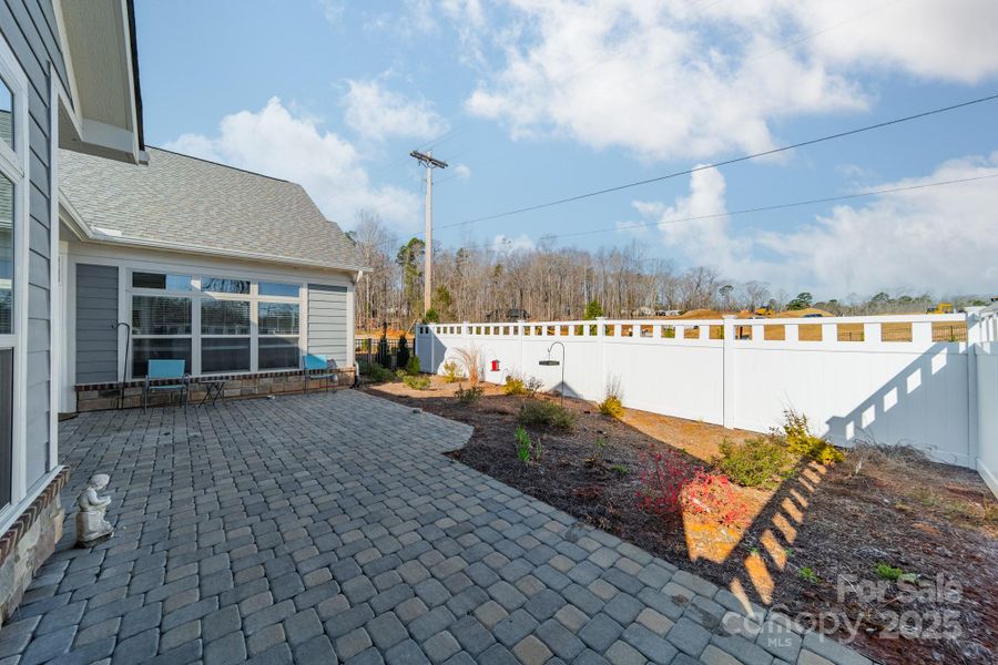 Over-sized patio made from stone pavers