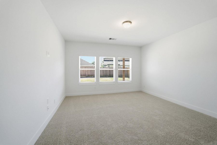 Spacious, unfurnished interior of a new home in Cielo, Conroe (Image 22).